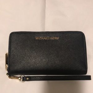 Jet Set Travel Leather Continental Wallet